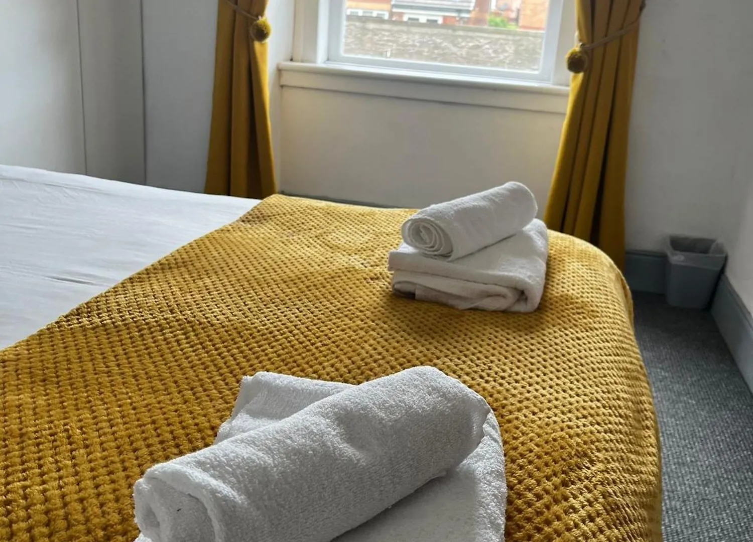Dundee Football Stadium Apartment - 2 Bedrooms - Free Street Parking - Wifi - Large Screen Tv In All Bedrooms - Fully Equipped