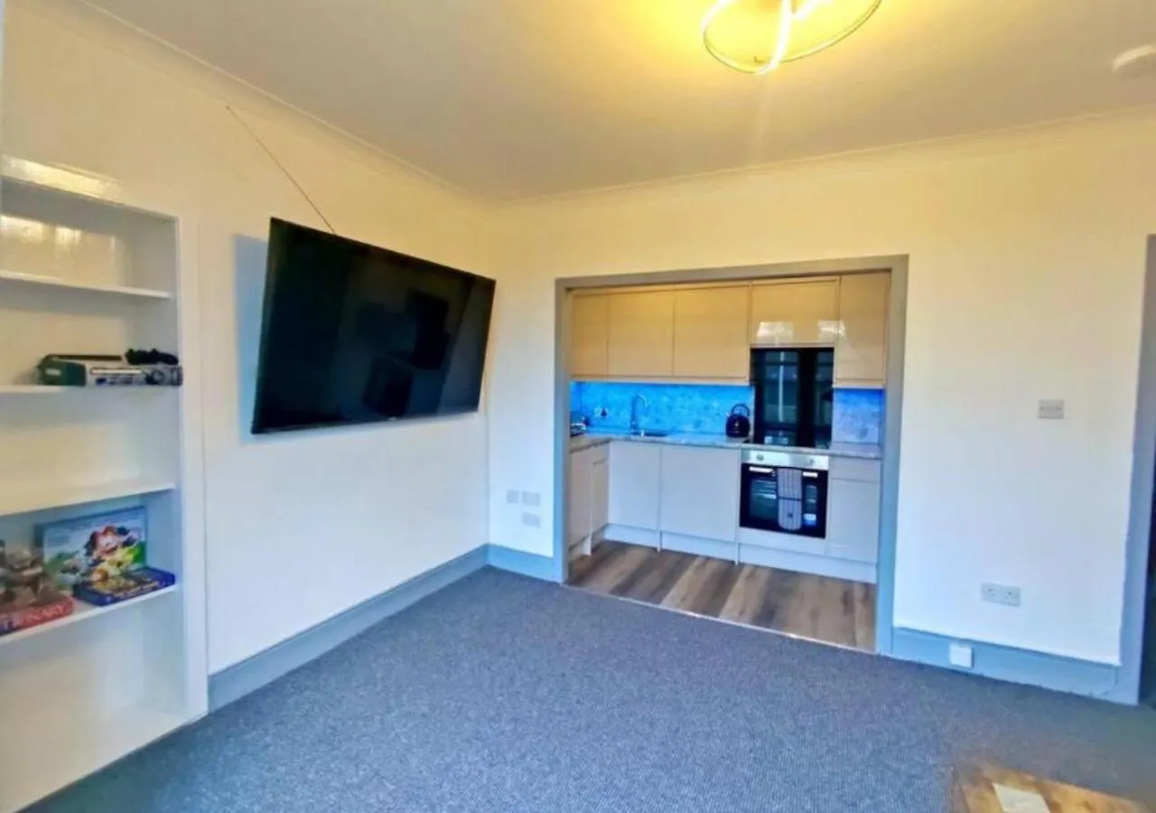 Dundee Football Stadium Apartment - 2 Bedrooms - Free Street Parking - Wifi - Large Screen Tv In All Bedrooms - Fully Equipped 0*,