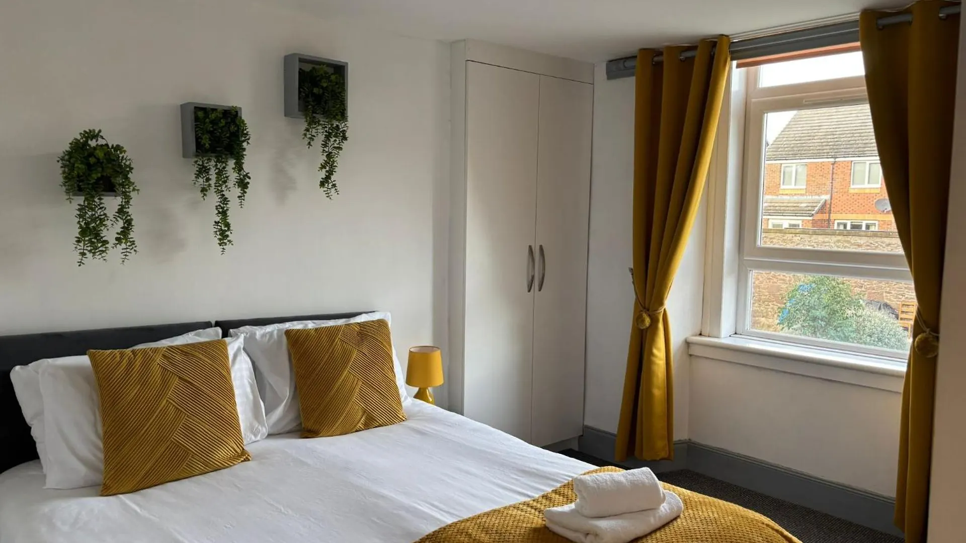 Dundee Football Stadium Apartment - 2 Bedrooms - Free Street Parking - Wifi - Large Screen Tv In All Bedrooms - Fully Equipped United Kingdom