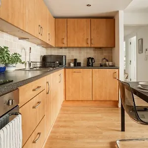  Apartment Lux Waterfront 2 Bed Apt, V&a 10min Walk, St Andrew's Golf 25min Drive