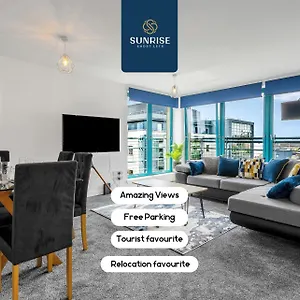 Apartment The Penthouse, Spacious, Stunning Views, Foosball Table, 3 Large Rooms, Central Location, River Front, 1 Min From Tay Bridge, V&A, Train Station, City Centre, Lift Access, Free Parking & Wifi, Price Match Gaurantee By Sunrise Short Lets
